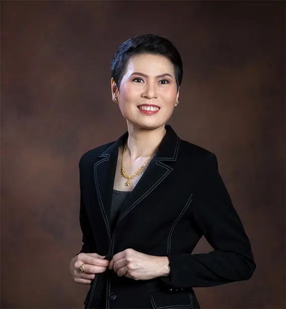 คุณสุรภา แจ่มแจ้ง